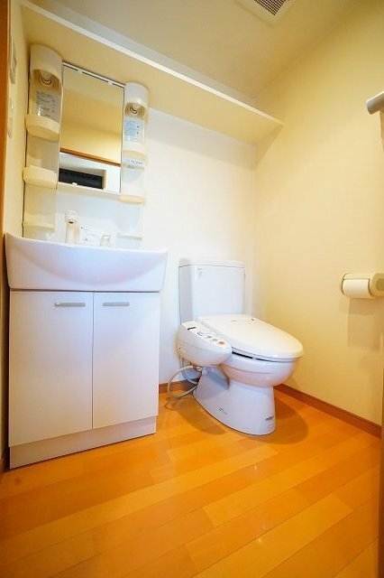 トイレ　※別号室参照