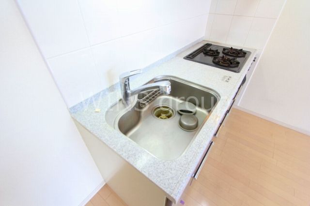 バス・シャワールーム　３口コンロのシステムキッチン