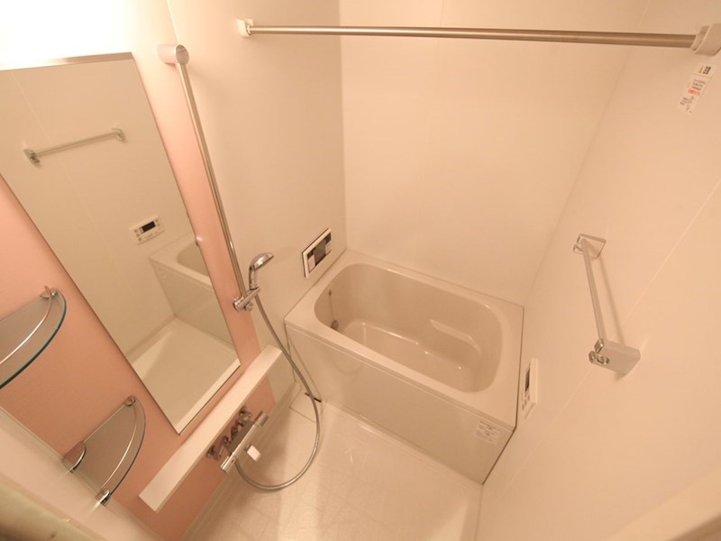 バス・シャワールーム　追い焚き機能　浴室暖房乾燥機付お風呂　浴室ＴＶ付いてます