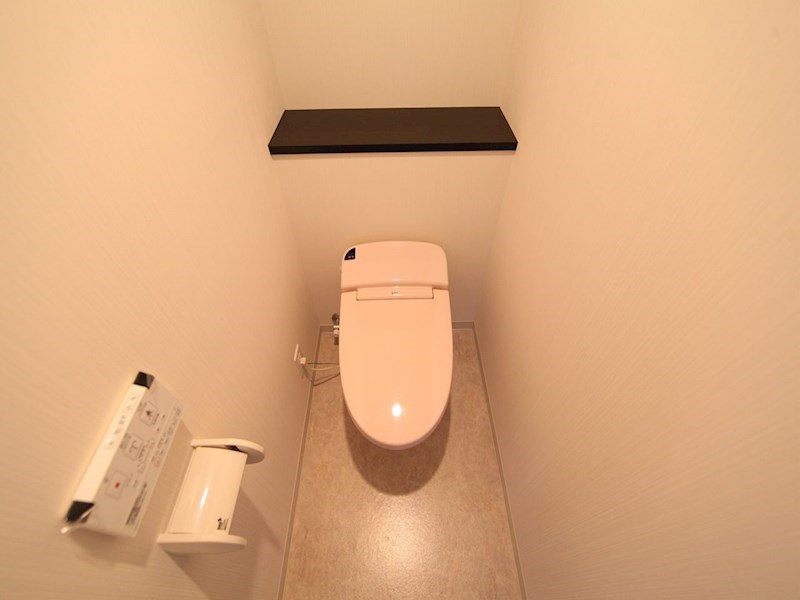 トイレ　温水洗浄便座付トイレ