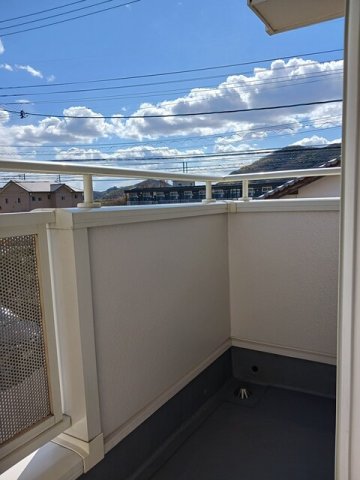 バルコニー　外からの目が気にならないバルコニーで洗濯物が干せます