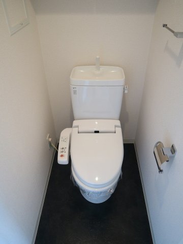 トイレ　キレイな個室空間です