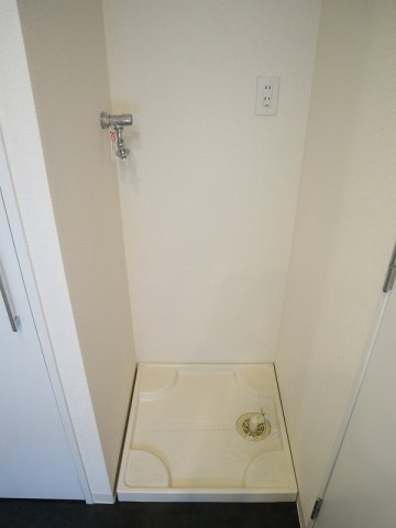 その他　室内洗濯機置場です