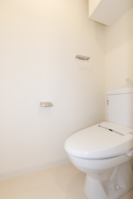トイレ　※写真は同タイプ住戸です。