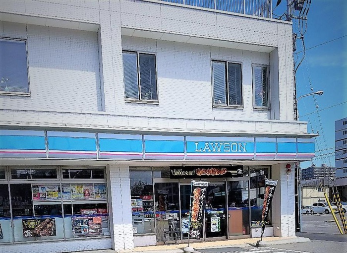 コンビニ　ローソン（コンビニ）まで215m