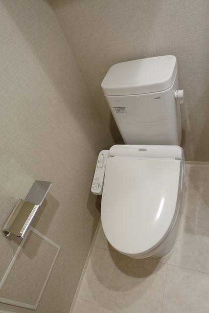 トイレ　※写真は同タイプ住戸です。