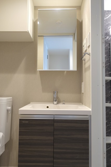 洗面設備　※写真は同タイプ住戸です。