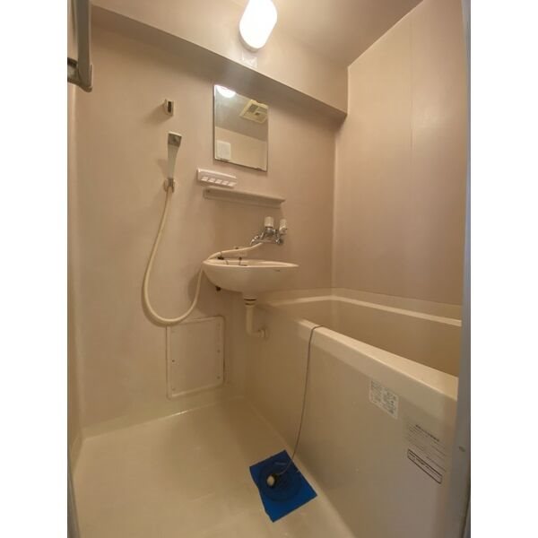 バス・シャワールーム　別部屋写真使用