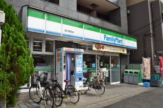 コンビニ　ファミリーマート 登戸駅前店（コンビニ）まで465m