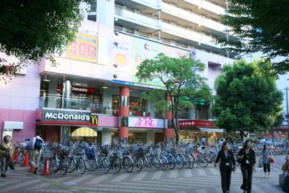 スーパー　ワイズマート赤羽アピレ店（スーパー）まで643m