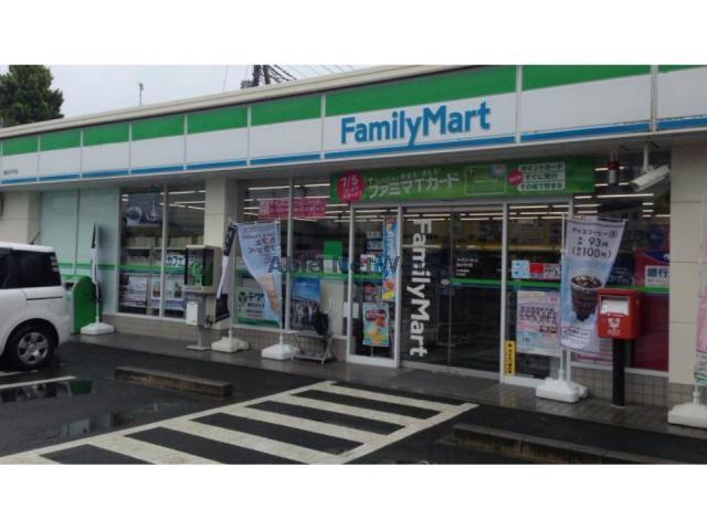 コンビニ　ファミリーマート熊谷平戸店（コンビニ）まで216m