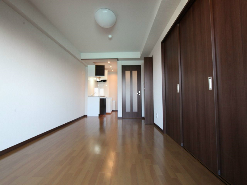 居室・リビング　ＬＤＫ10帖　洋室5帖とつなげても仕切っても使えます