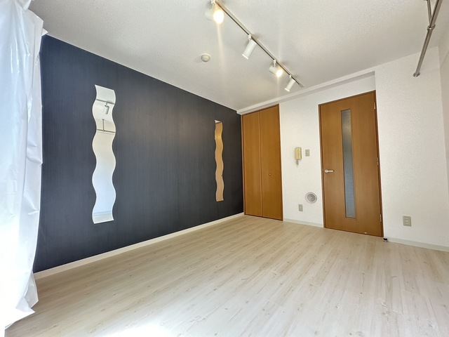 居室・リビング　別部屋参考写真です