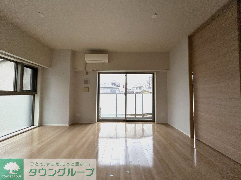 居室・リビング　リビングダイニング（クリーニング前）