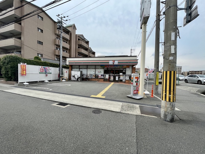 コンビニ　セブンイレブン（コンビニ）まで80m