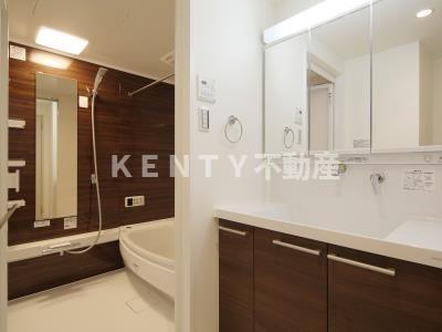 洗面設備　使いやすい洗面所です