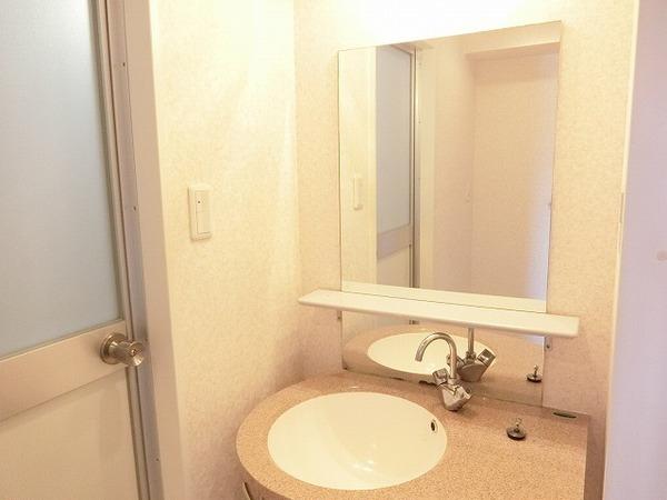 洗面設備　オシャレな洗面台！