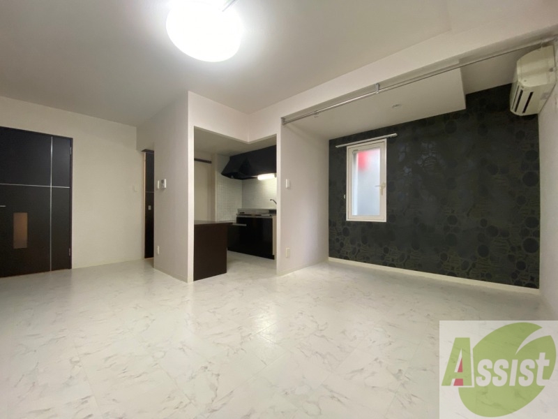 居室・リビング　洋室を撮影しました。日射しがあり明るい印象。