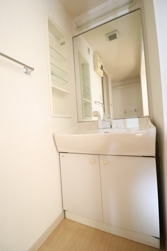 洗面設備　別部屋写真使用