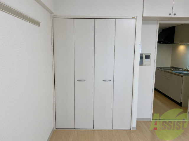 収納　収納はこちらのクローゼットになりますねー。