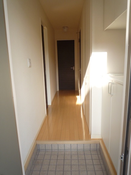 玄関　シンプルで使いやすい玄関です