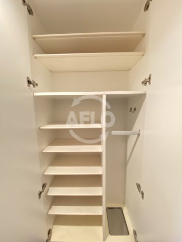 収納　エスリード弁天町南　玄関収納