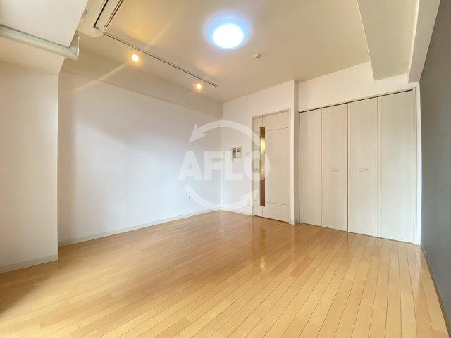 居室・リビング　エスリード弁天町南　洋室