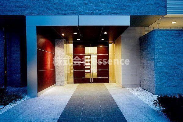 エントランス　弊社ではオンライン対応・現地対応可能です♪