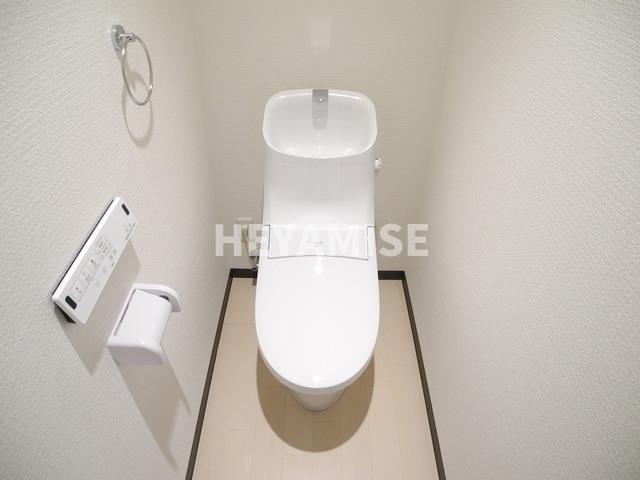 トイレ　※同物件反転タイプの写真でございます※現況を優先します※