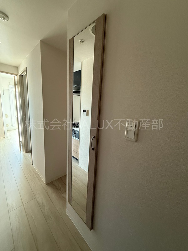 エントランス　落ち着いたエントランスです