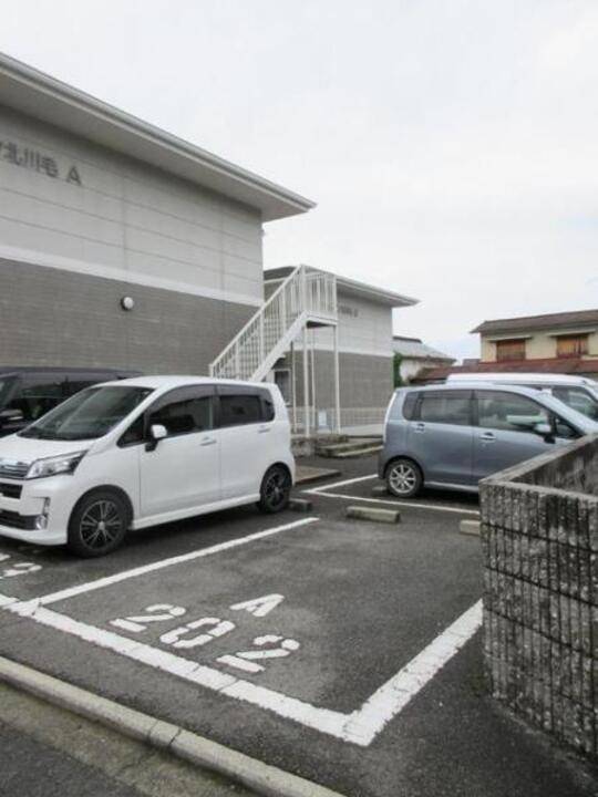 駐車場　駐車場