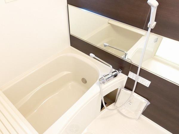 バス・シャワールーム　同型使用写真！