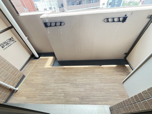 バルコニー　外からの目が気にならないバルコニーで洗濯物が干せます