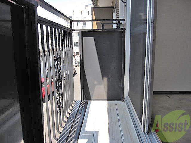 バルコニー　あらっバルコニーがありますね、天気がいいひは洗濯しましょう