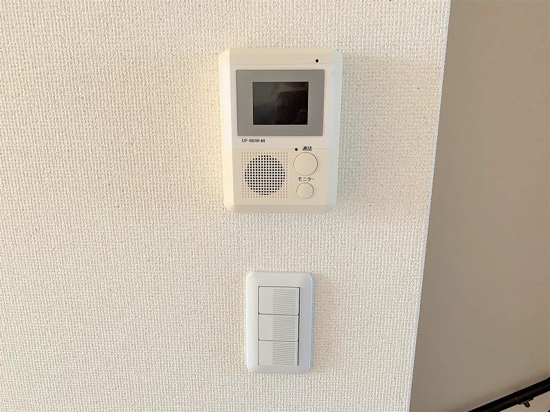 その他　TVモニター付インターホンです。