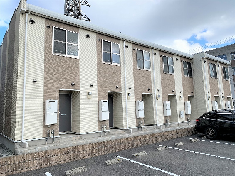 その他　駐車場は建物前になります。