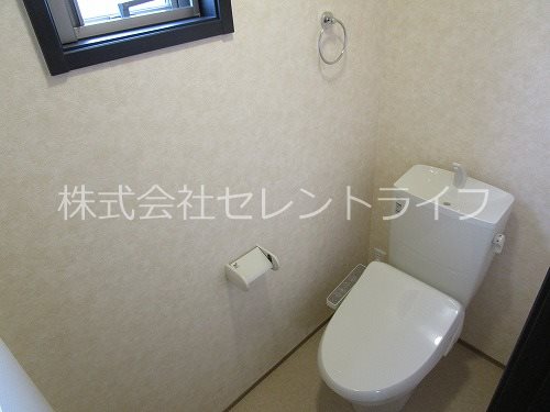 トイレ　温水洗浄暖房便座付きトイレ