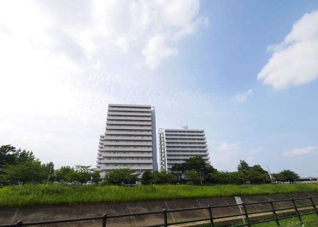 公園　新横浜駅前公園（公園）まで855m