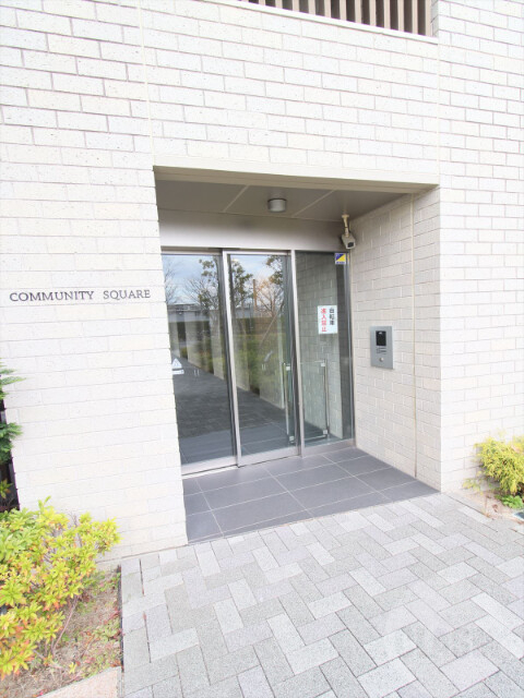 エントランス　オートロック付きです