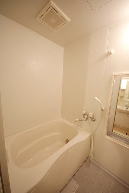 バス・シャワールーム　★同建物階下部屋写真★