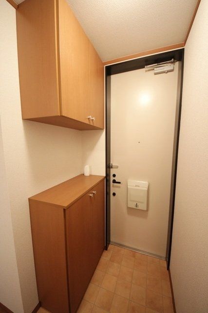 玄関　★同建物階下部屋写真★
