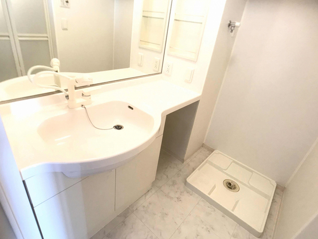 洗面設備　カウンター洗髪洗面化粧台