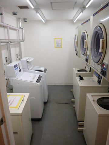 その他　洗濯機置き場なし、ランドリー室使用になります