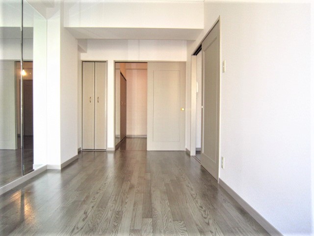 居室・リビング　この写真は同マンションの他のお部屋のものです