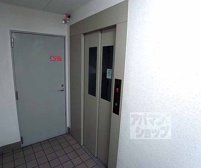 その他　エレベーター付き