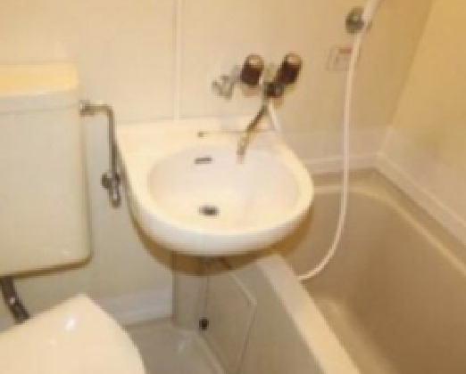 洗面設備　同一仕様。