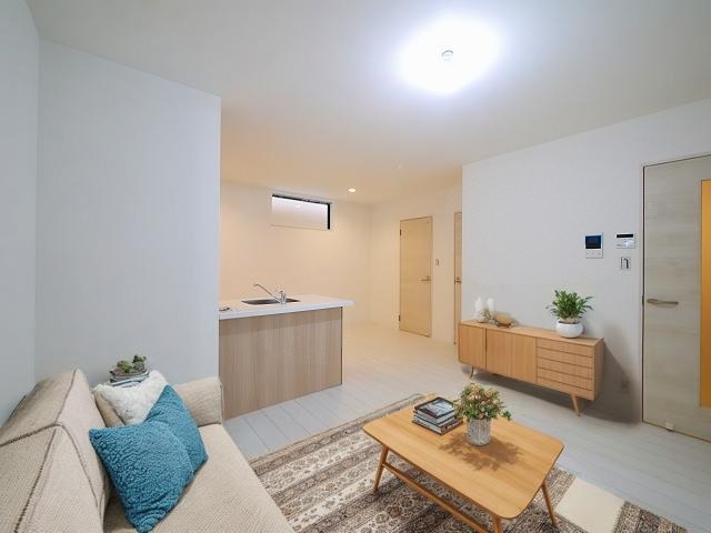 居室・リビング　CGで家具等を配置したもので家具等は含まれません