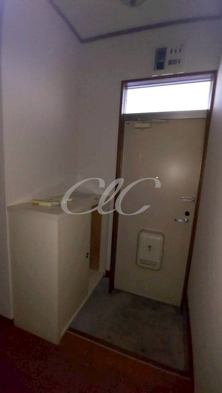 玄関　居住中のため同じ間取りの他のお部屋の画像です！