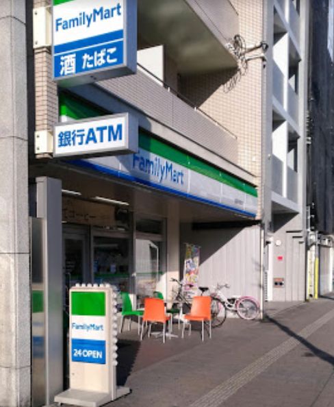 コンビニ　ファミリーマート 広島千田町店（コンビニ）まで208m