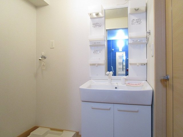 洗面設備　使いやすい洗面所です